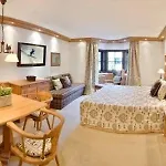 Zur Tenne מלון 4*